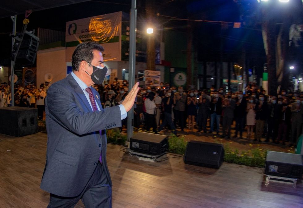 El alcalde de Cochabamba, Manfred Reyes Villa, anunció la nueva restricción.