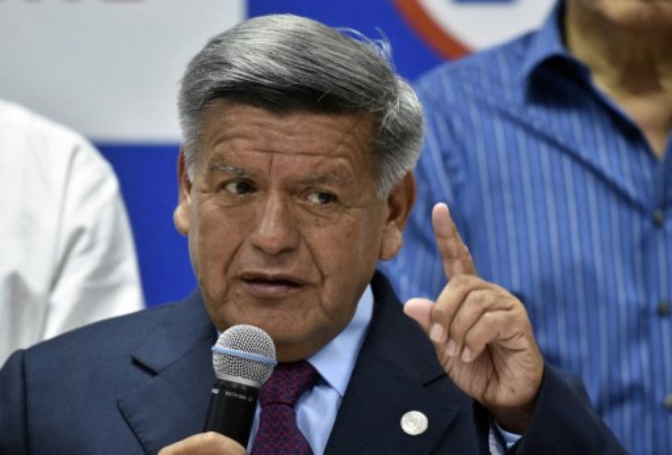 El excandidato presidencial y empresario peruano, César Acuña, ganó una demanda judicial entablada contra un periodista.