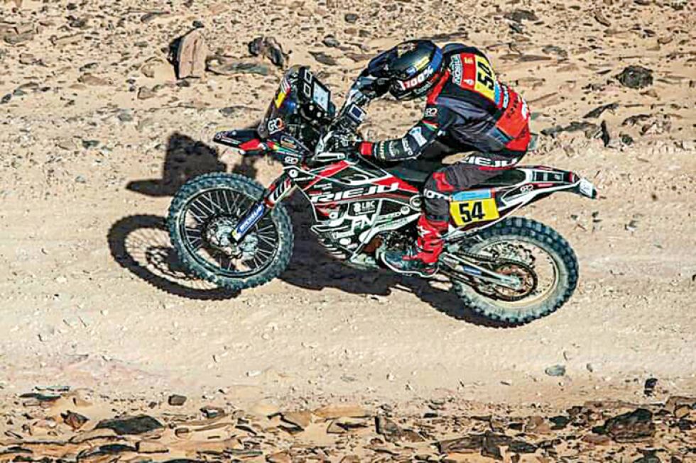 El piloto paceño Daniel Nosiglia está a dos etapas de concluir el Rally Dakar 2022 que se corre en Arabia Saudita.