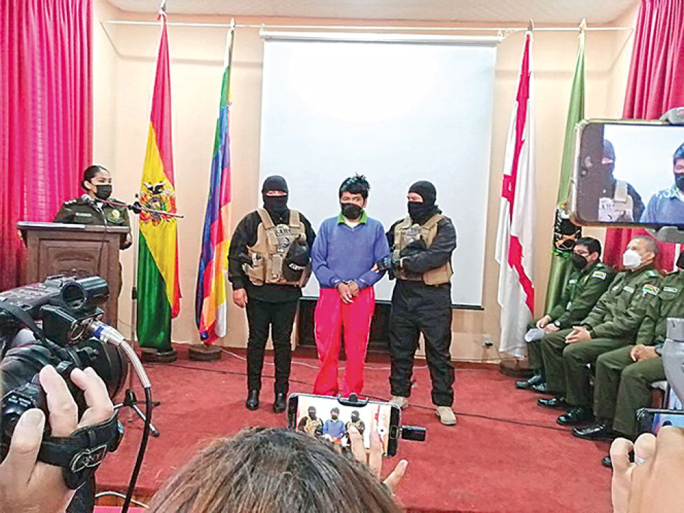 PROCESADO. El sospechoso fue presentado por la Policía ante los medios de comunicación.
