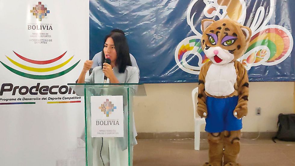 La primera autoridad del deporte nacional estuvo ayer en Sucre y habló del futuro de la justa bolivariana.