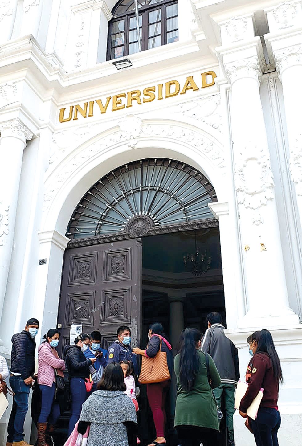 COMUNIDAD. La población estudiantil de San Francisco Xavier supero los 50 mil alumnos.