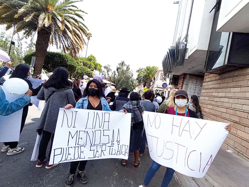 SUCRE. Hubo protestas de mujeres en siete ciudades del país contra la justicia.