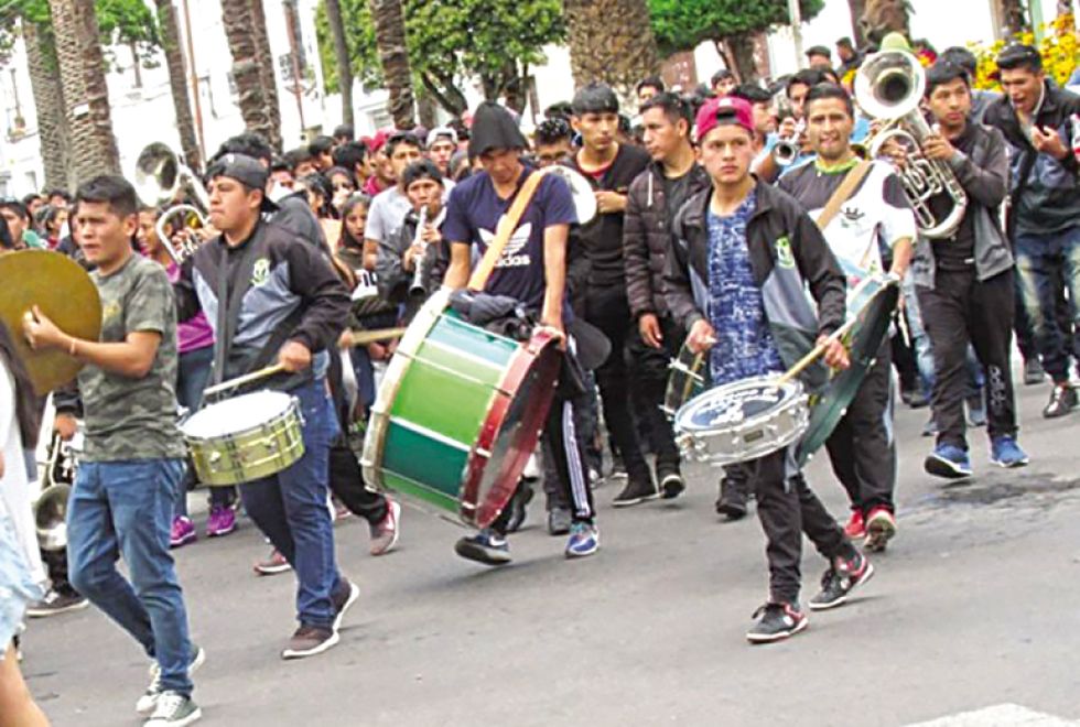 POSICIÓN. Las bandas de música piden que se celebre el Carnaval en Sucre.