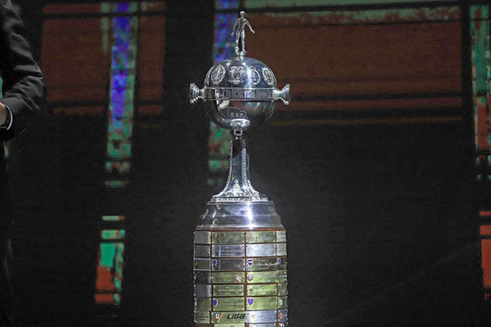 El trofeo de la Copa Libertadores de América, el torneo más importante de Sudamérica.