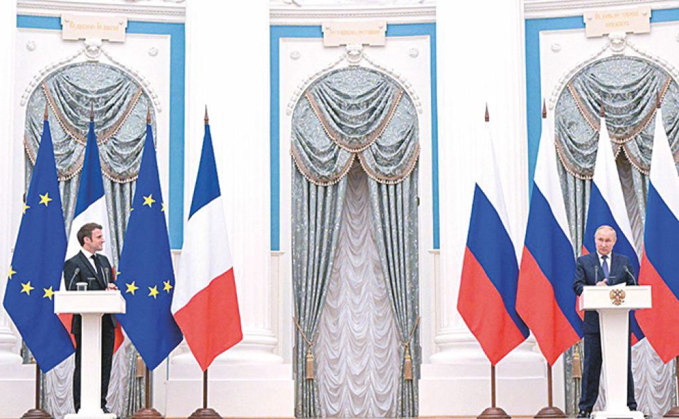 TENSIÓN. Emmanuel Macron y Vladimir Putin dieron una conferencia de prensa tras su reunión.
