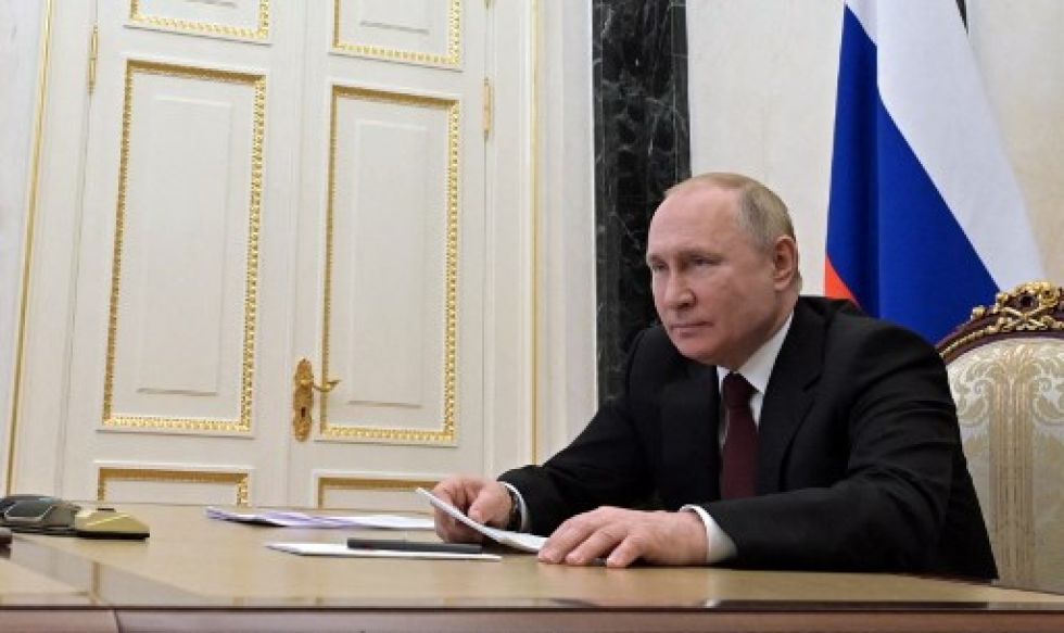 El presidente ruso, Vladimir Putin, dijo un nuevo giro en la crisis con Ucrania, al anunciar el reconocimiento a las regiones separatistas.