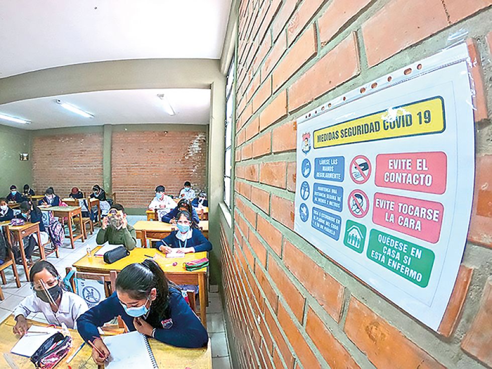 AULAS. Muchos padres de familia y maestros apoyan el retorno paulatino a la normalidad, aunque también hay otros que todavía se oponen..