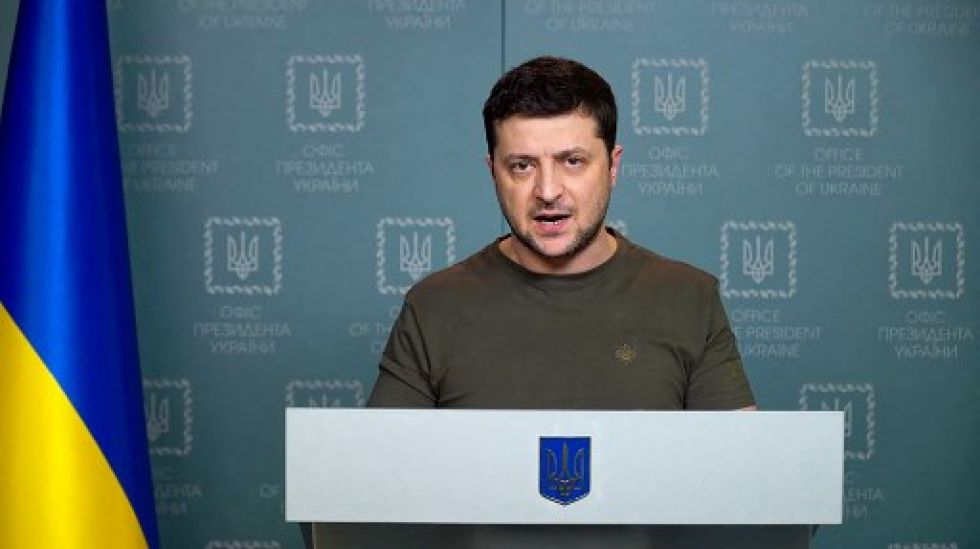 El presidente ucraniano Volodymyr Zelensky pronunciando un discurso en Kiev