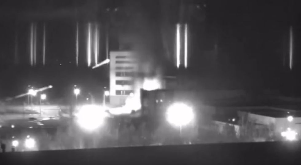 Momento en el que la planta nuclear es atacada por las fuerzas rusas.
