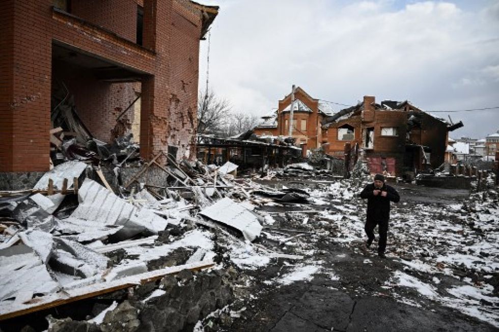 Vista de un poblado cercano a Kiev impactado por misiles rusos tras los ataques de la artillería.