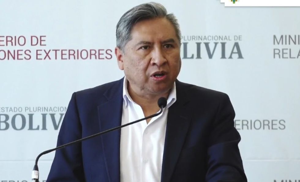 El ministro de Relaciones Exteriores, Rogelio Mayta, en conferencia de prensa este miércoles.
