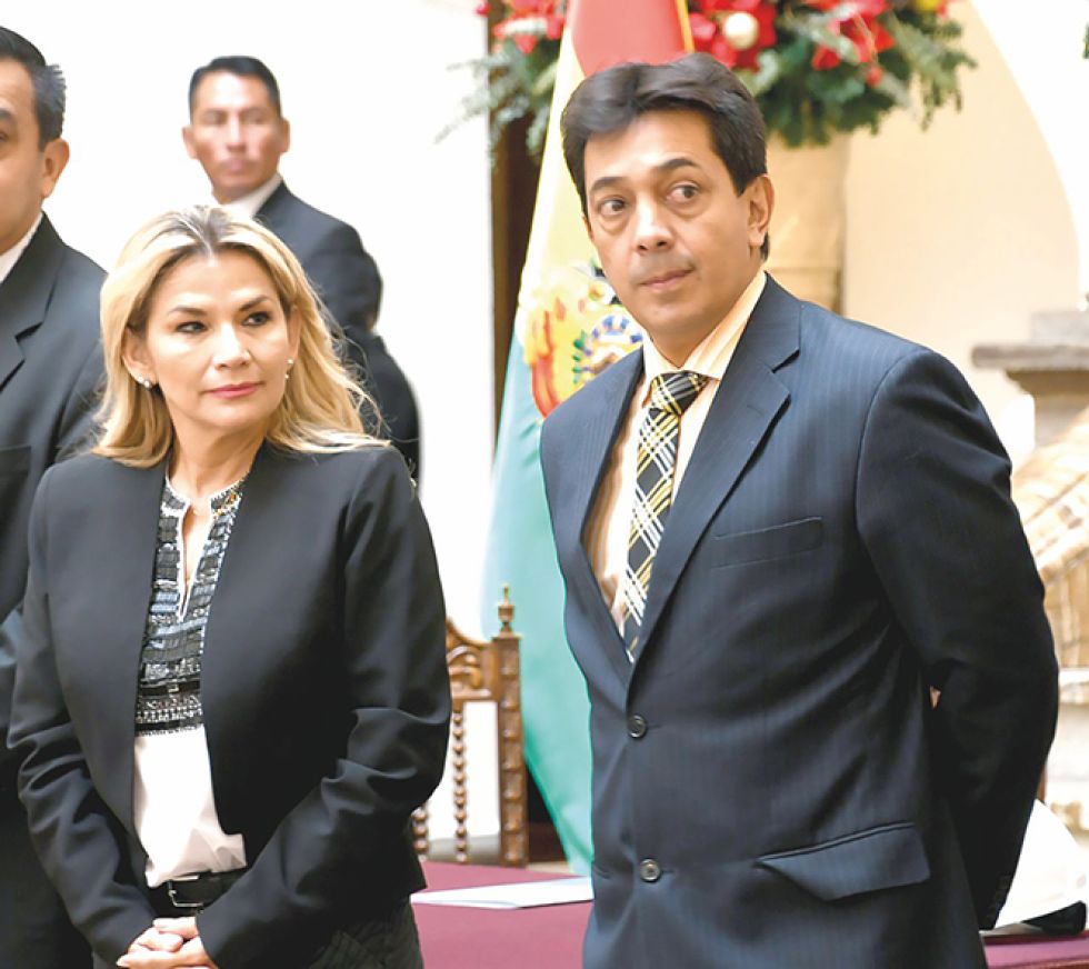 ACUSADOS. La expresidenta Jeanine Áñez y su exministro de Hirdrocarburos, Víctor Hugo Zamora.