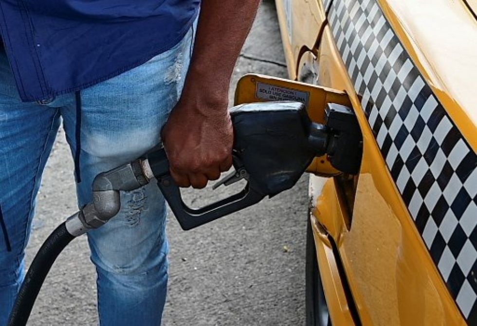 La subida de los precios del petróleo ocasionan un alza en los carburantes en varios países del mundo.