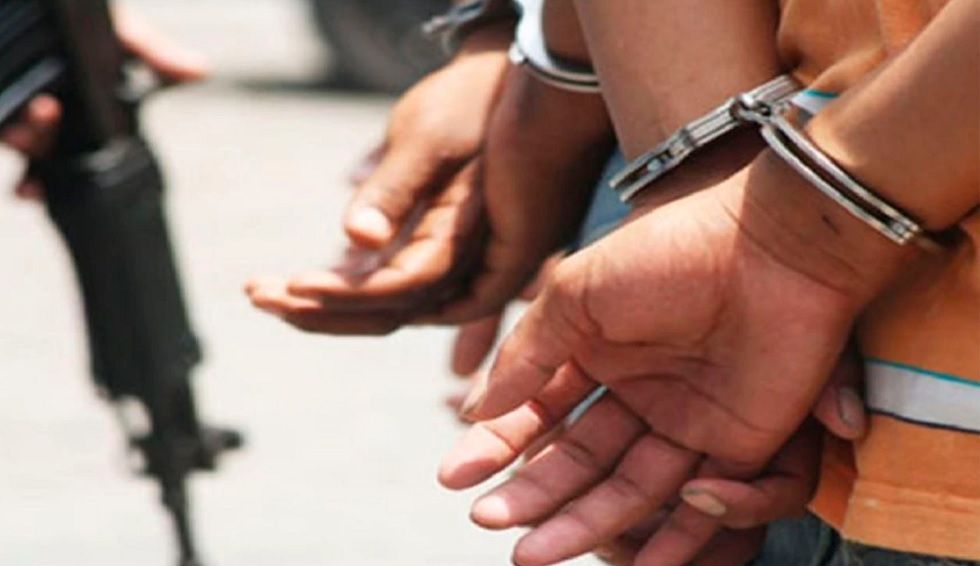 Los menores de edad cumplirán un año de reclusión en un centro de rehabilitación.