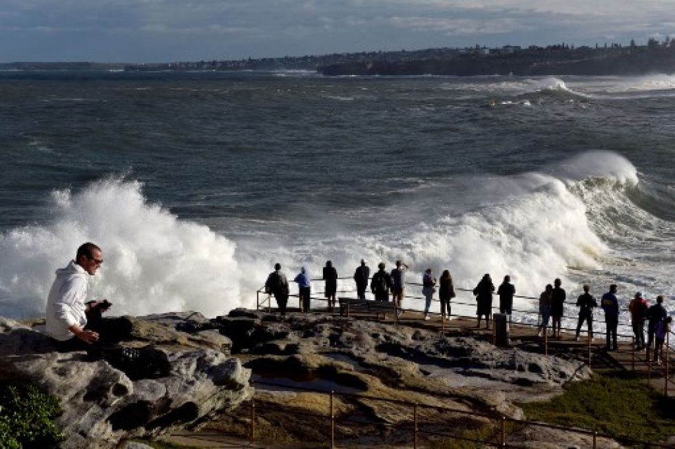 Un intenso oleaje golpea contra las rocas en la bahía de Sidney, en Australia. Los cambios en el clima están alterando el comportamiento de la naturaleza.