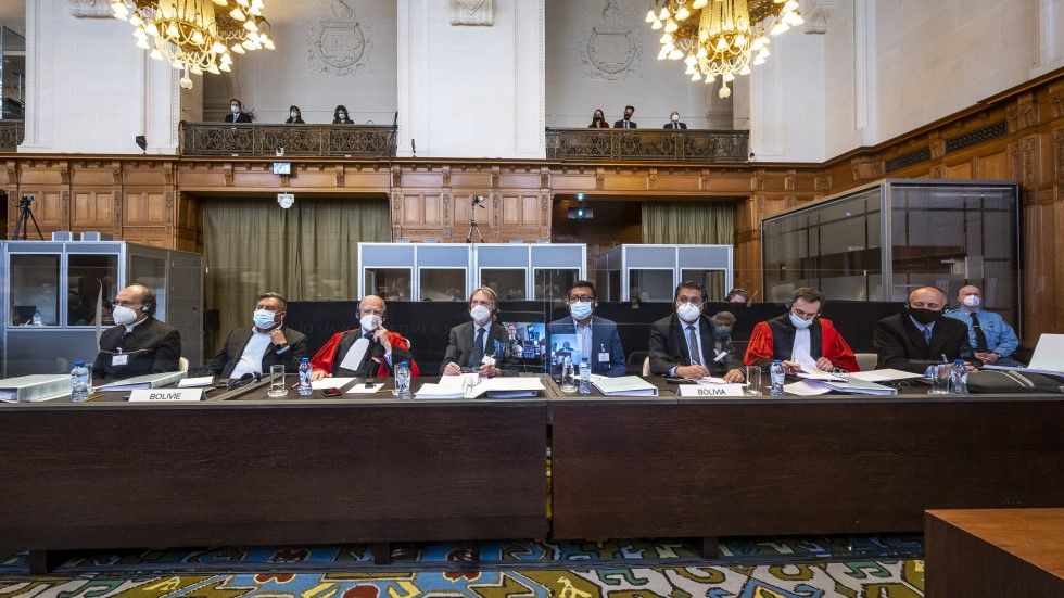 La delegación boliviana en la Corte Internacional de Justicia. 