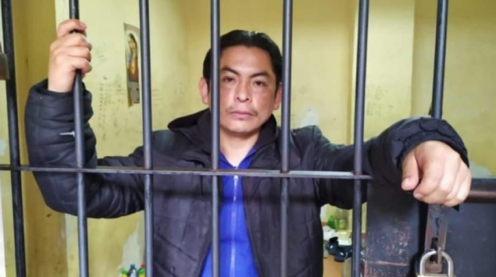 Luis M. en la celda policial, luego de su audiencia cautelar.