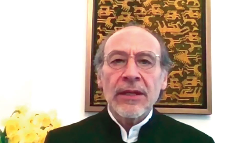 LA HAYA. El embajador de Bolivia ante los Países Bajos y agente en La Haya, Roberto Calzadilla.