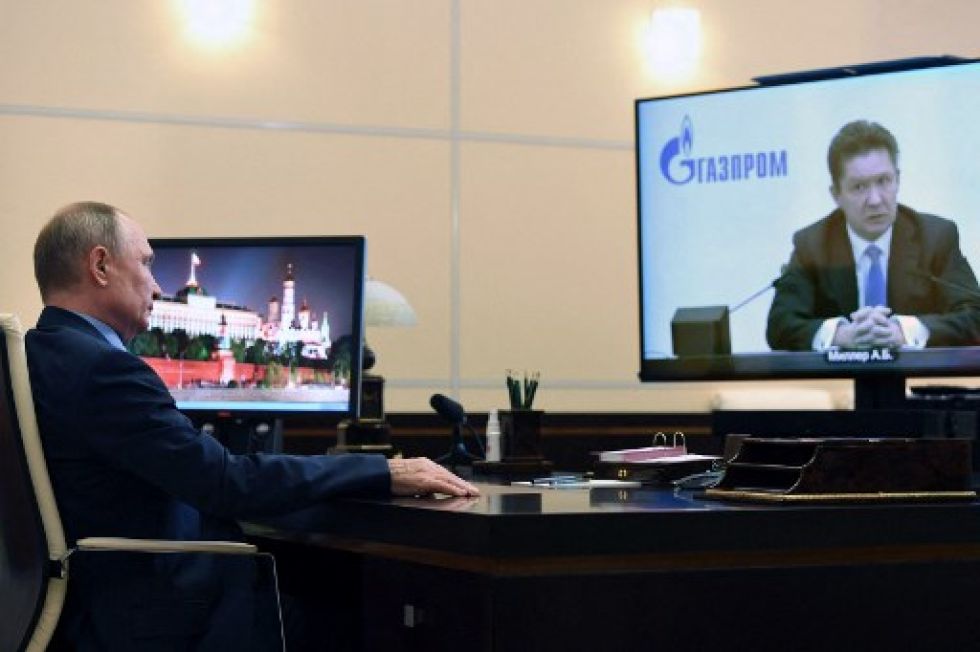 Vladimir Putin durante una reciente conversación virtual con el principal ejecutivo de Gazprom, Alexei Miller.