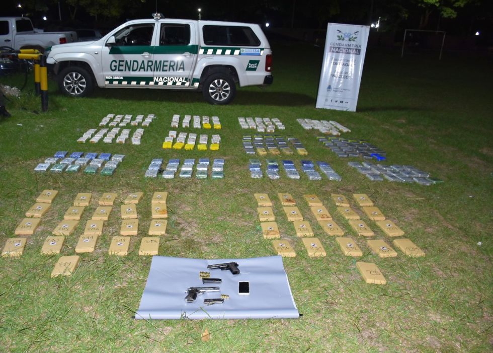 La droga encontrada en el interior del vehículo conducido por un boliviano.