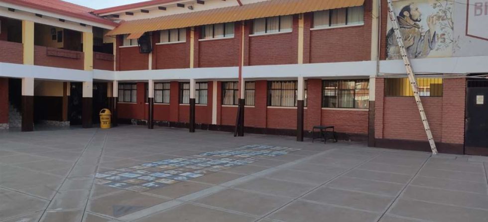 La unidad educativa San Francisco de Asis 'B' permanece vacía por los casos positivos de coronavirus.