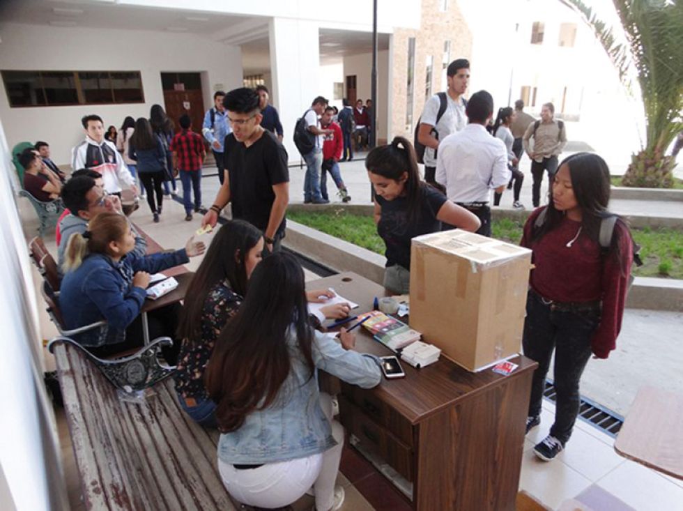VOTACIÓN. En Sucre se habilitaron 19 recintos y en el área rural del departamento, 12.