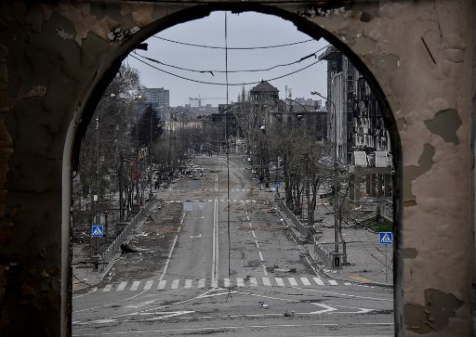 Vista desde el teatro dramático de Mariupol, bombardeado el 16 de marzo pasado. La foto se tomó ayer, martes.