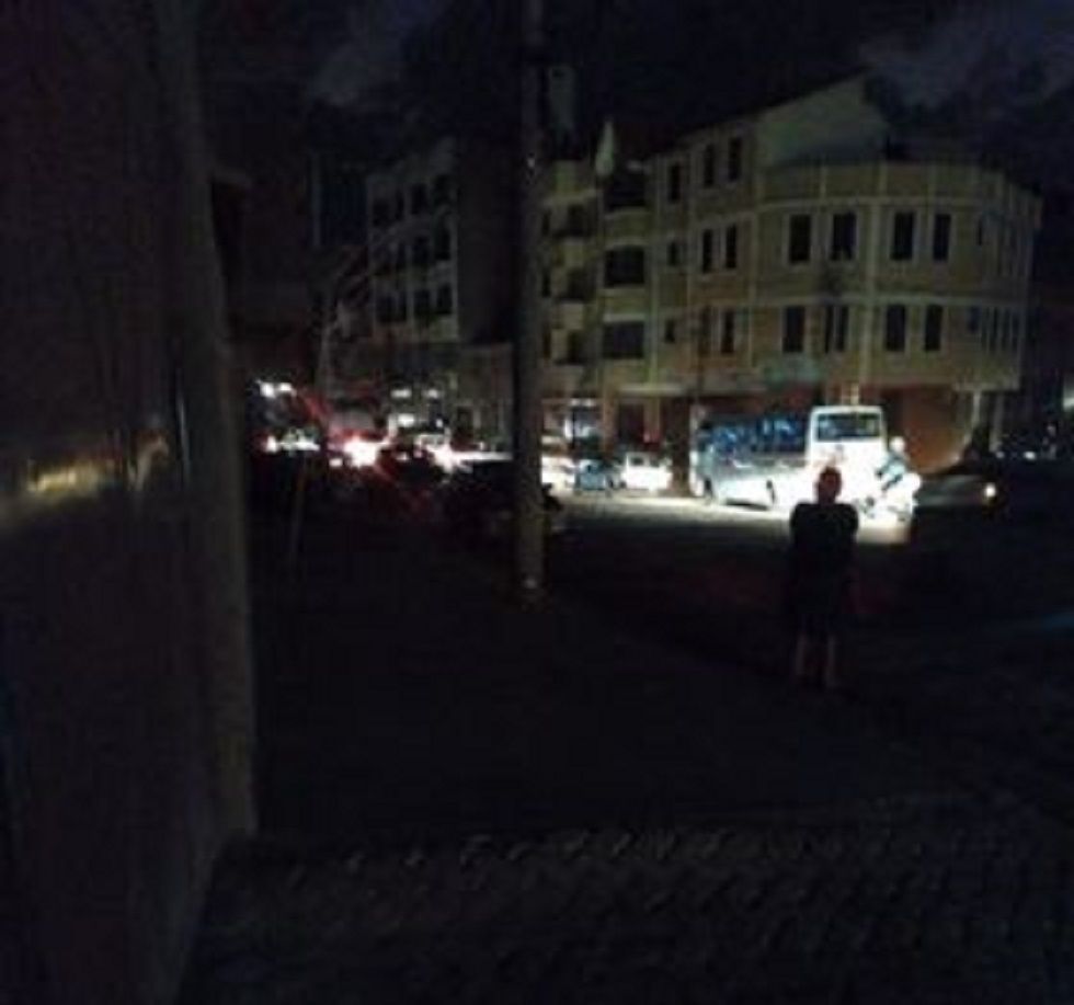 Corte de energía eléctrica en el barrio Santa Bárbara, según el reporte de un vecino.