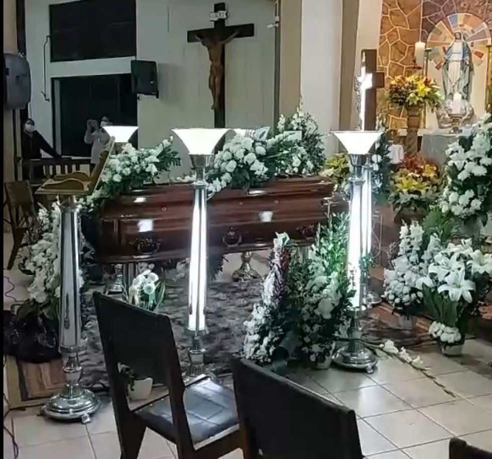 Misa de cuerpo presente del fray Wilberth Daza en la parroquia San Francisco, en Santa Cruz, donde fue asesinado.