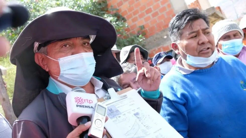 El alcalde de La Paz, Iván Arias, en una intervención a la construcción clandestina.
