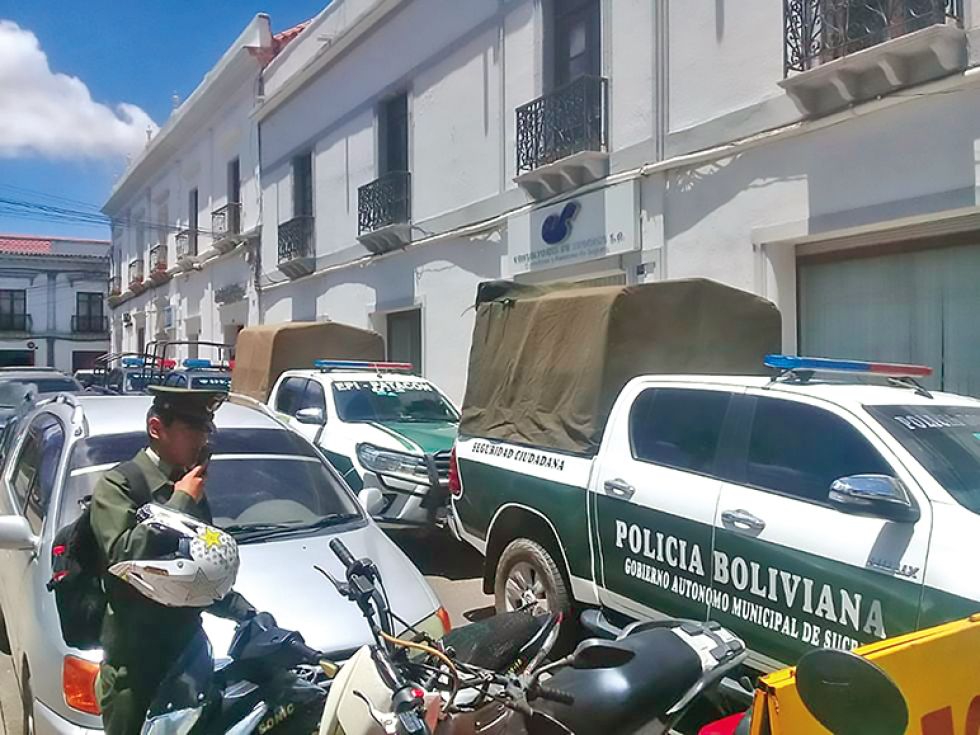 Capturan a un hombre que amenazaba con un arma