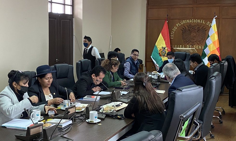 La Comisión Mixta de Constitución se reúne este lunes para alistar las entrevistas a los postulantes a la Defensoría.