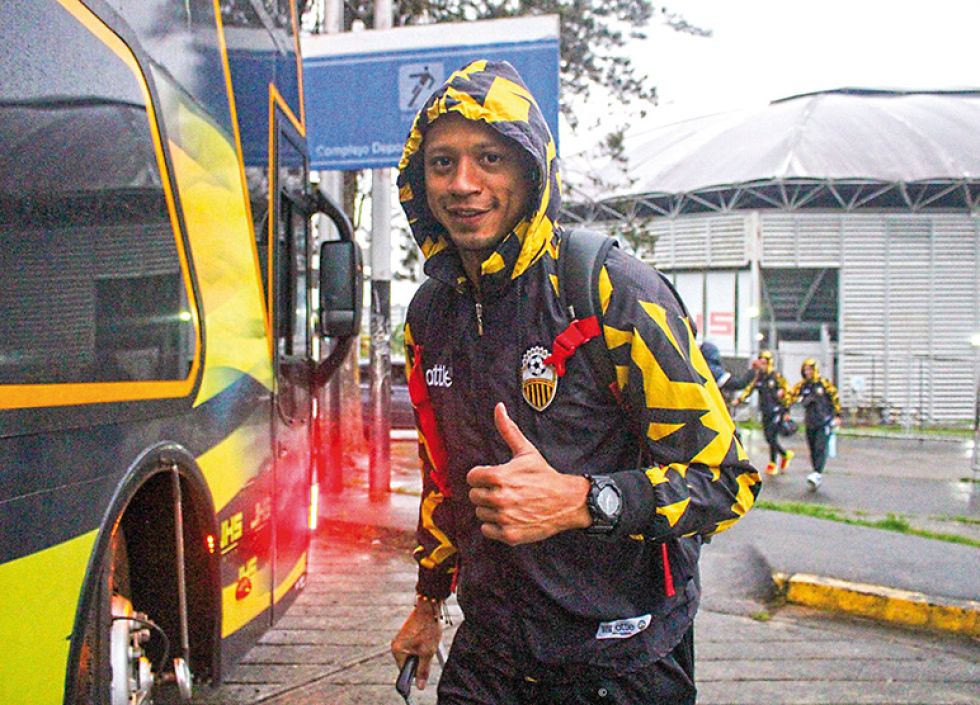 El “Carrusel Aurinegro” arribó ayer a Santa Cruz y hoy se trasladará a Sucre cerca al mediodía.
