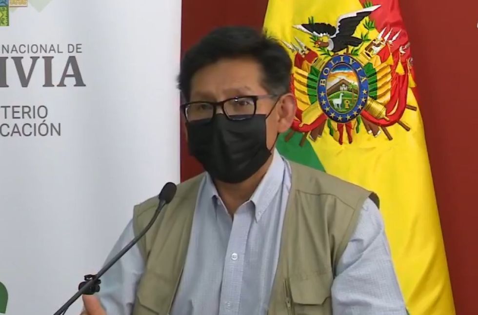 El ministro de Educación, Edgar Pary, en conferencia de prensa.