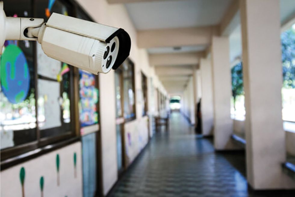 VIGILANCIA. La inseguridad ha abierto un debate sobre las cámaras de seguridad en los colegios.