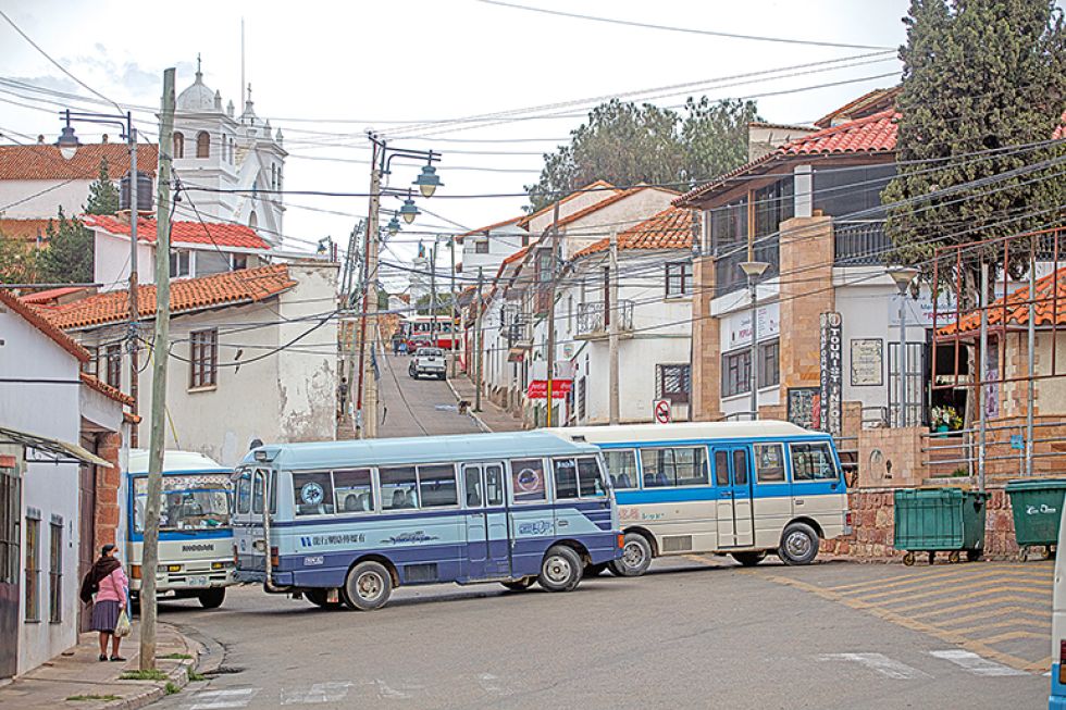 PROTESTA. Un bloqueo de calles del transporte público de Sucre, en enero del año pasado.