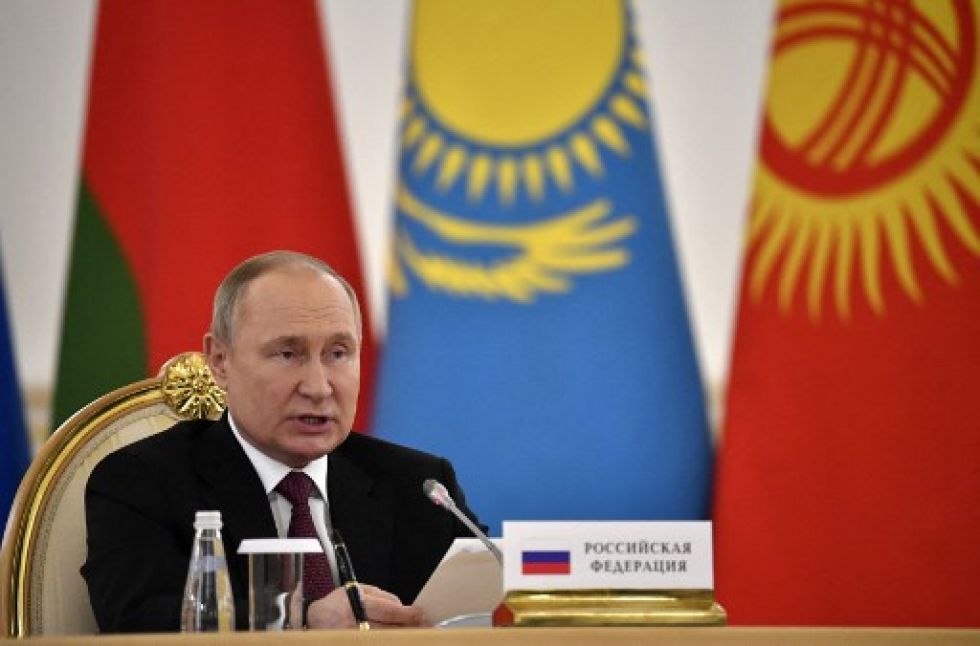 El presidente ruso Vladimir Putin asiste a una reunión de los líderes de los estados miembros de la Organización del Tratado de Seguridad Colectiva (CSTO) en el Kremlin.