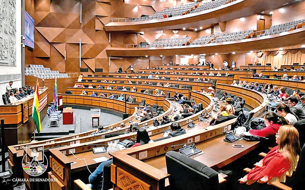 RECESO. Los legisladores declararon en cuarto intermedio la sesión reinstalada el lunes.