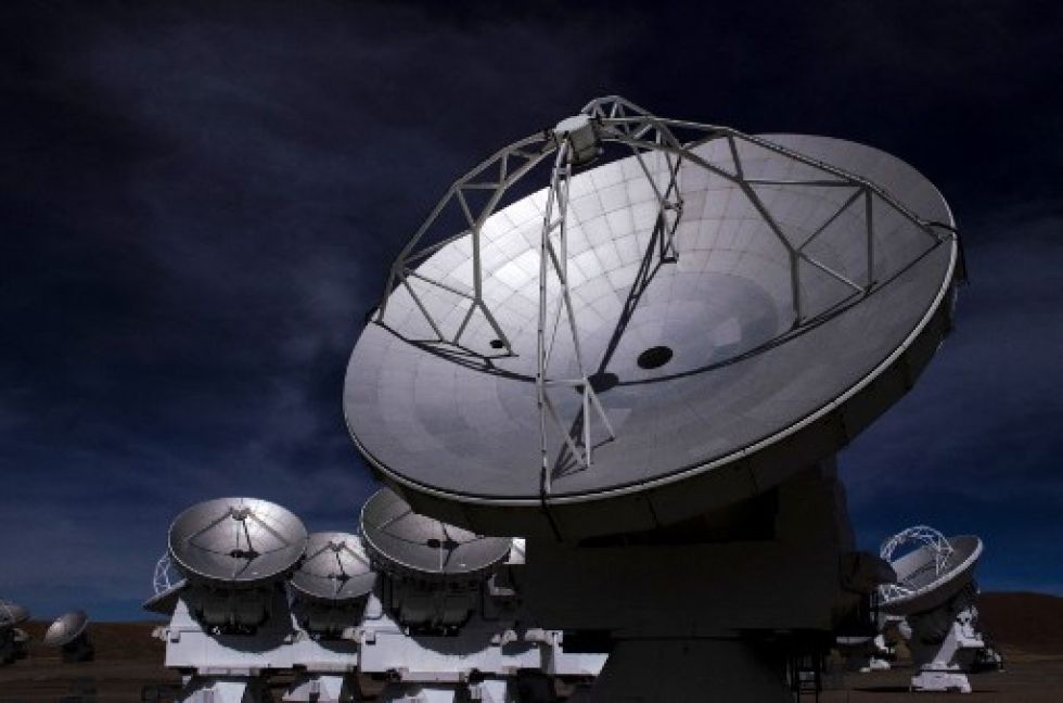 Vista de antenas de radiotelescopio del proyecto Atacama Large Millimeter/submillimeter Array (ALMA), en la meseta de Chajnantor, en San Pedro de Atacama.