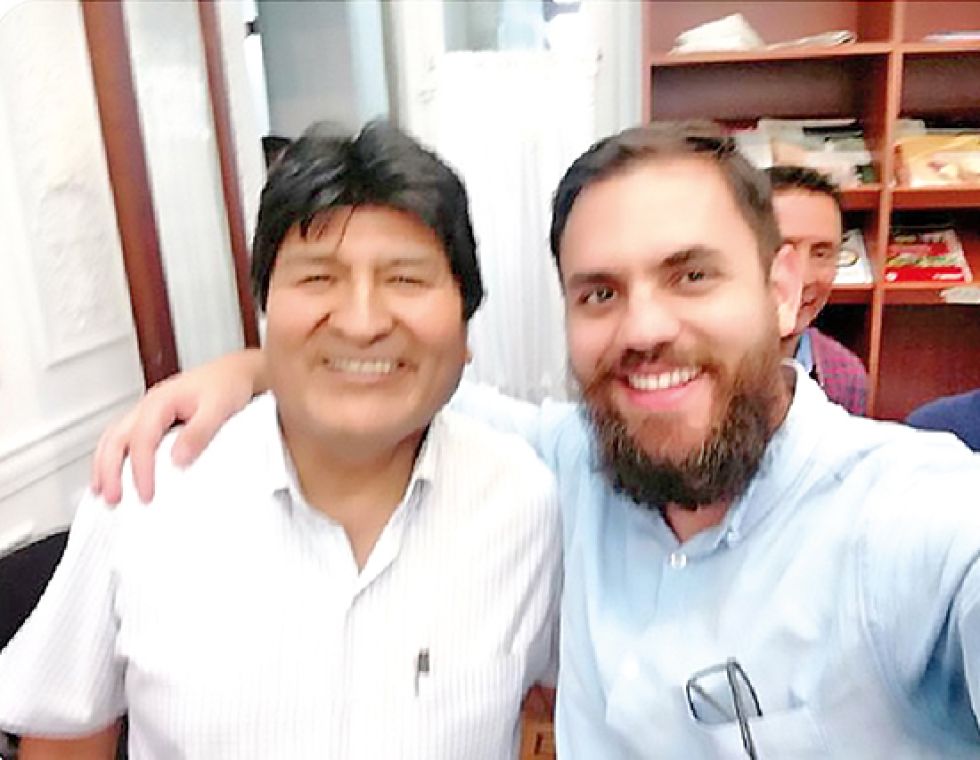 JUNTOS. Del Castillo compartió esta foto el 26 de octubre de 2021 con una felicitación a Evo.