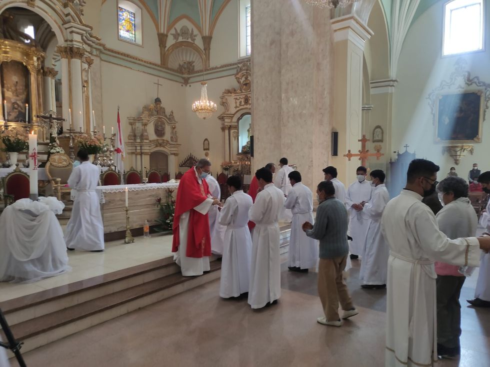 La celebración del Domingo de Pentecostés en la Catedral de Sucre.