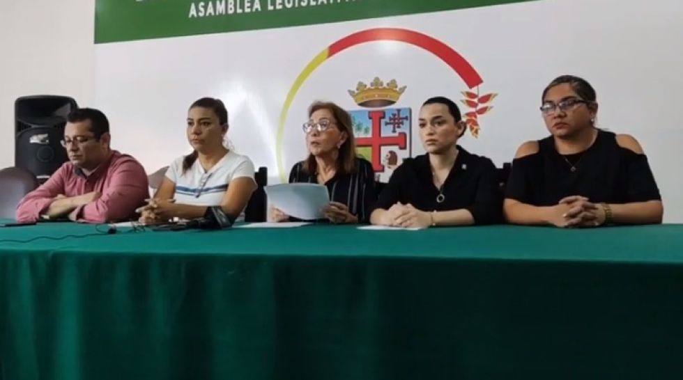 Imagen referencial. Parlamentarios de Creemos en una anterior conferencia de prensa.