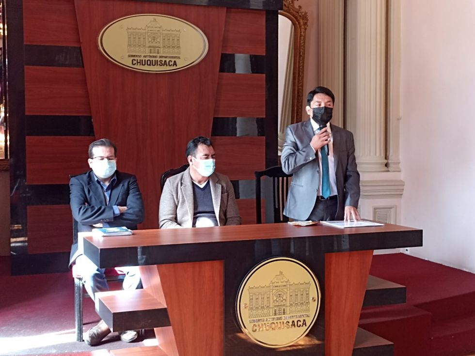 Las autoridades de la Gobernación dieron este lunes una conferencia de prensa.