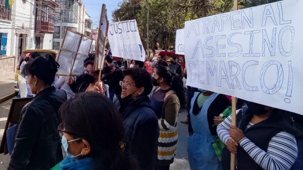 La protesta de familiares y amigos de Marco Jiménez en la Fiscalía. 