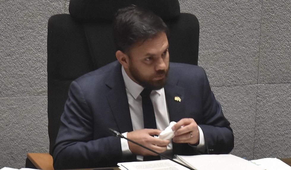 El ministro de Gobierno, Eduardo del Castillo, en su interpelación en la Asamblea.