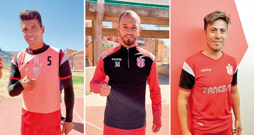 El uruguayo-boliviano David Díaz (i), el paraguayo Juan Godoy (c) y el argentino Jonatan Cristaldo son las nuevas contrataciones para el Clausura.