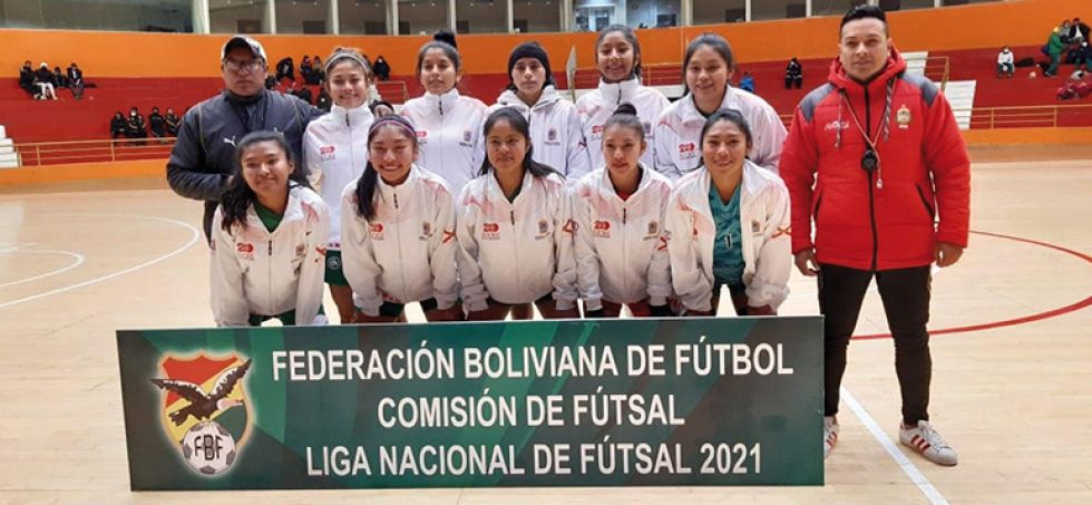 La selección chuquisaqueña que participa del certamen nacional de fútbol de salón en la Villa Imperial.