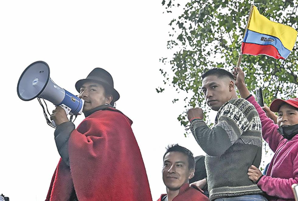 PROTESTA. El dirigente indígena de Ecuador, Leónidas Iza, habla durante una concentración.