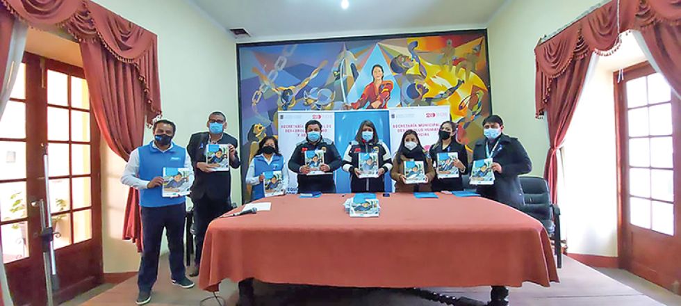 ACTO. Autoridades municipales y de Aldeas Infantiles SOS, presentan el estudio, ayer.
